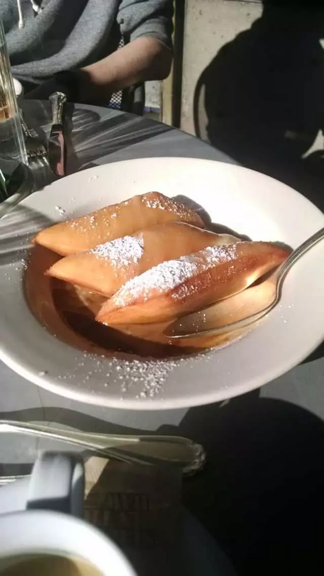 Universal Cafe