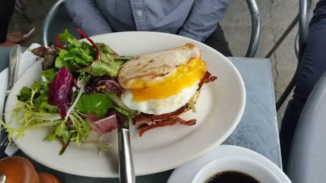 Universal Cafe