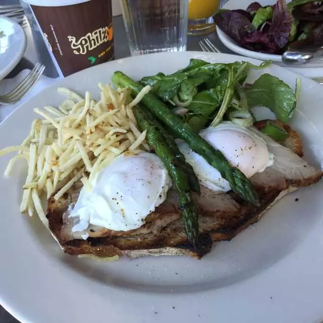Universal Cafe
