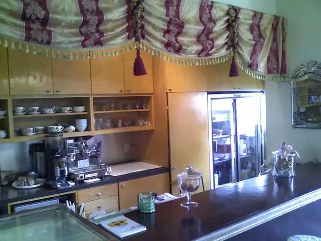 Tan Tan Coffee Shop