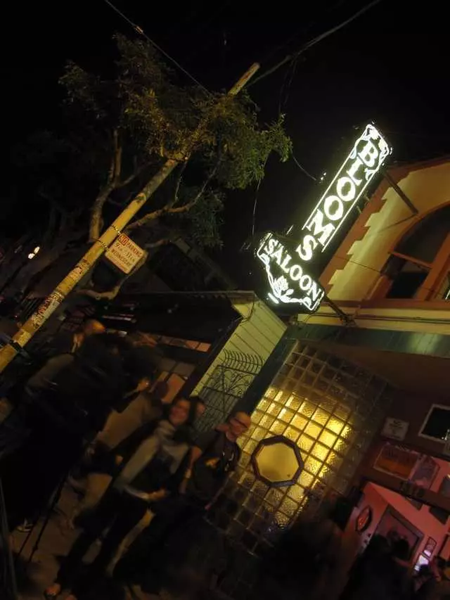 Blooms Saloon