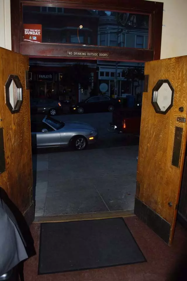 Blooms Saloon