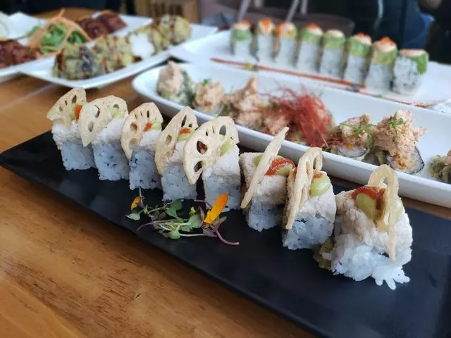 Shizen Vegan Sushi Bar & Izakaya