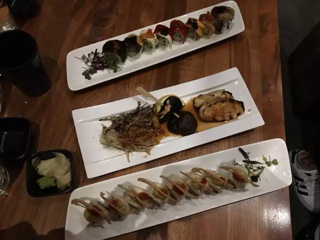 Shizen Vegan Sushi Bar & Izakaya