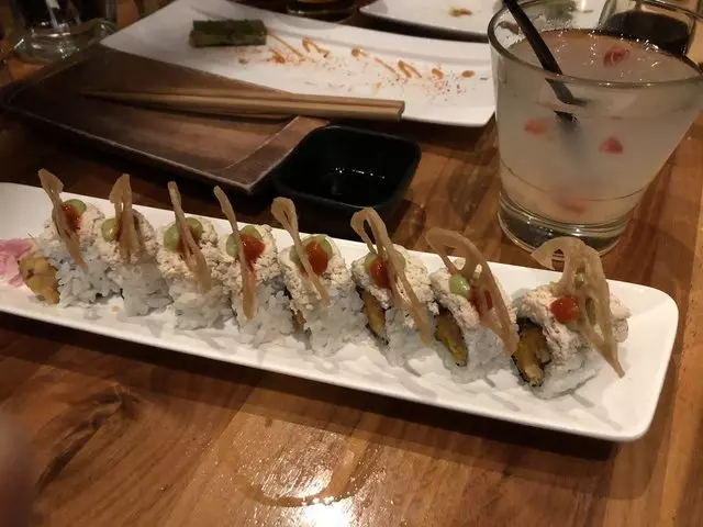Shizen Vegan Sushi Bar & Izakaya