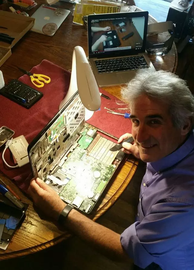 Robin Prior Tech Support