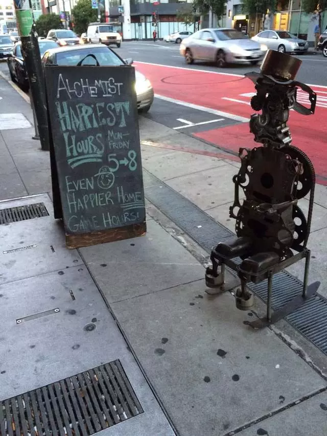 Alchemist Bar & Lounge