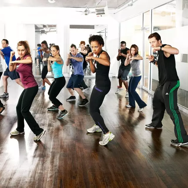 Crunch Fitness - Chestnut
