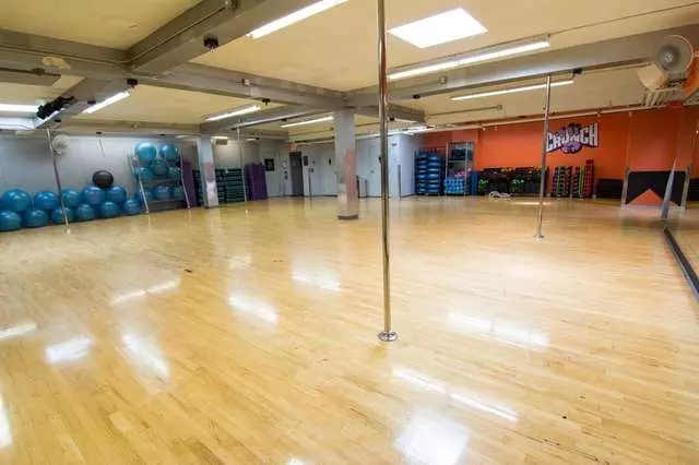 Crunch Fitness - Chestnut