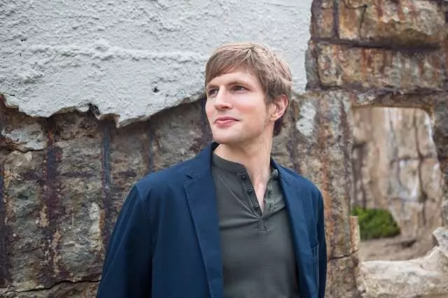Alex Lindo, CMT
