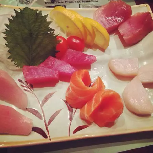 Warakubune Sushi