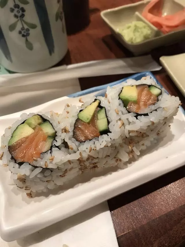 Warakubune Sushi
