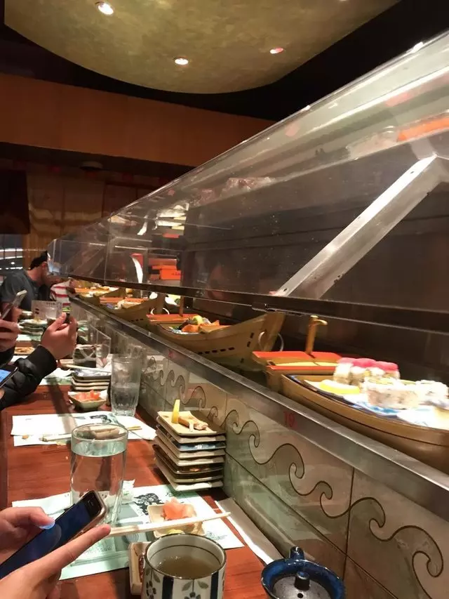 Warakubune Sushi