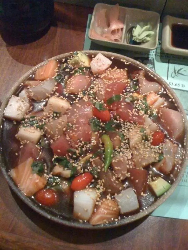 Warakubune Sushi