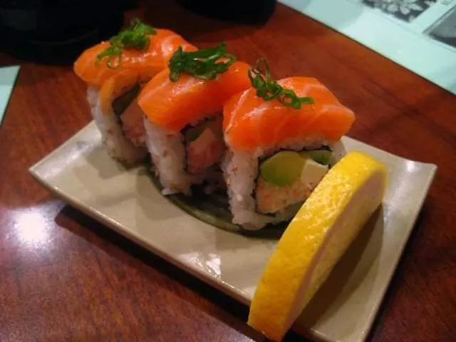 Warakubune Sushi