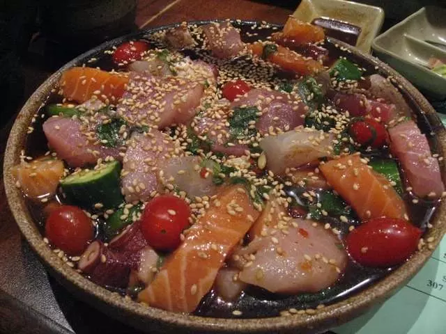 Warakubune Sushi