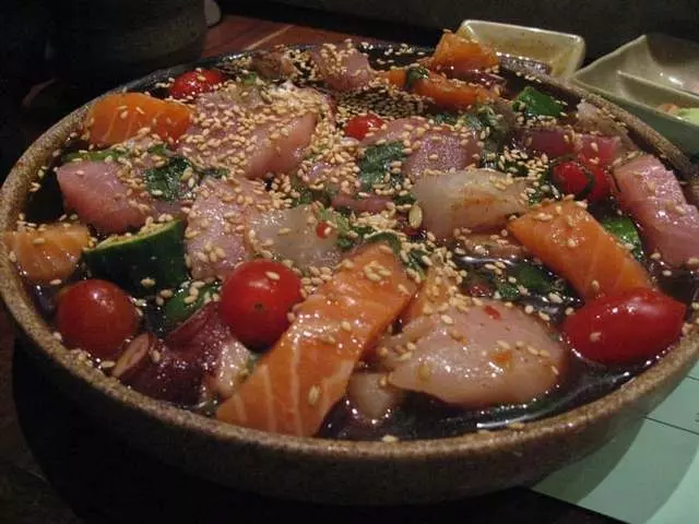 Warakubune Sushi