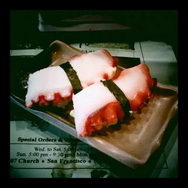 Warakubune Sushi