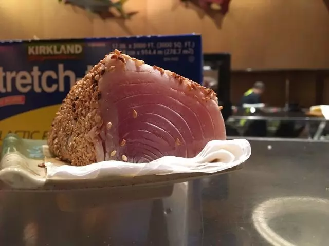 Warakubune Sushi
