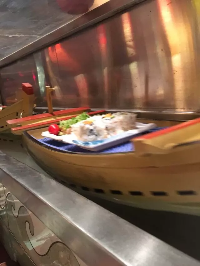 Warakubune Sushi