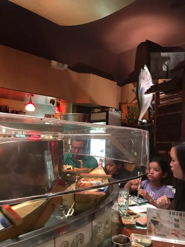 Warakubune Sushi