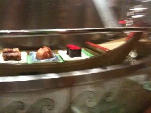 Warakubune Sushi