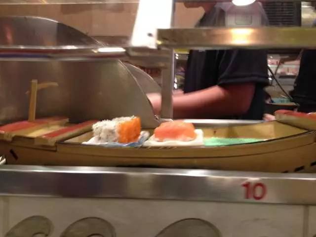 Warakubune Sushi