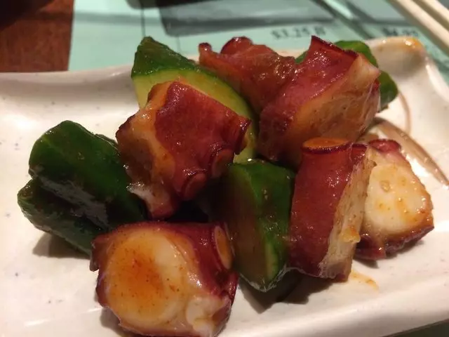 Warakubune Sushi