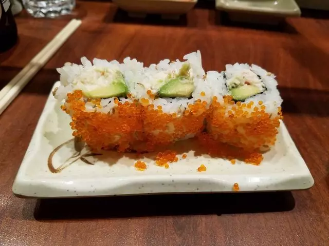 Warakubune Sushi