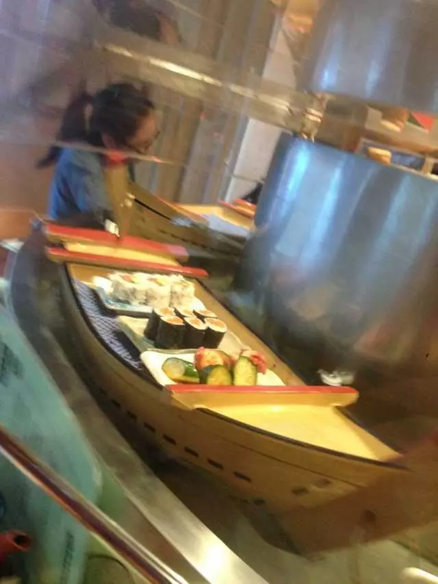 Warakubune Sushi