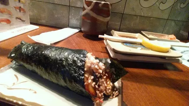 Warakubune Sushi