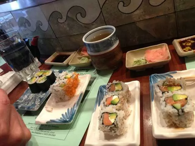 Warakubune Sushi