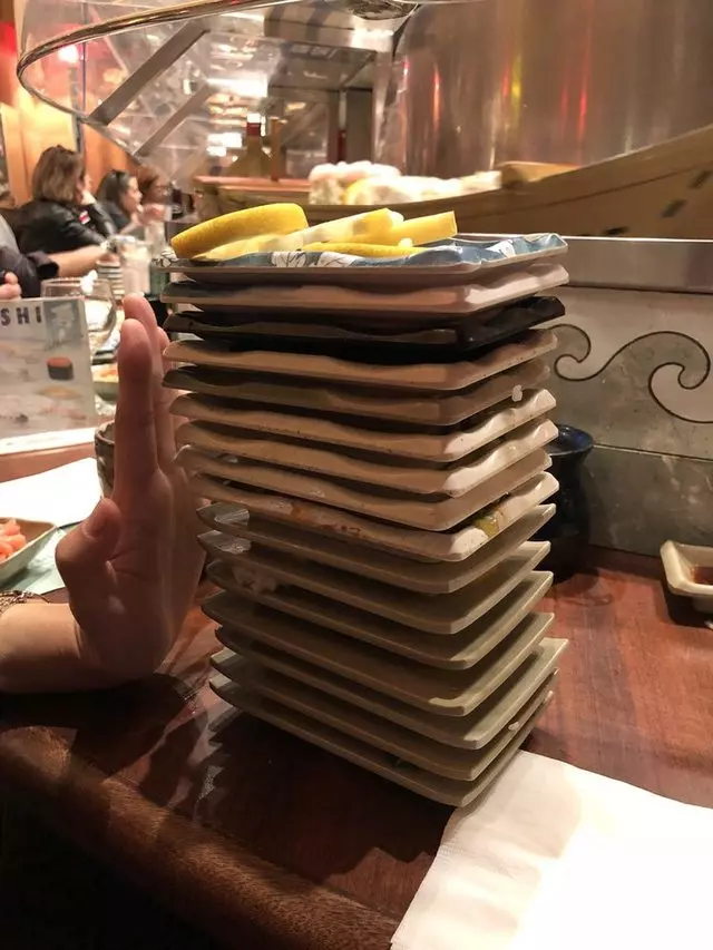Warakubune Sushi