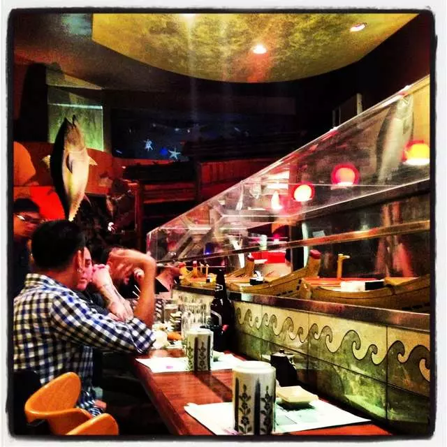 Warakubune Sushi