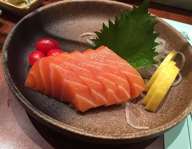 Warakubune Sushi
