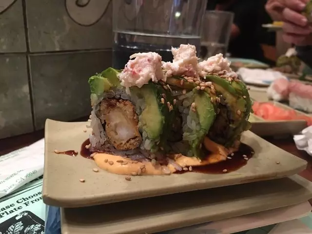 Warakubune Sushi