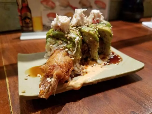 Warakubune Sushi