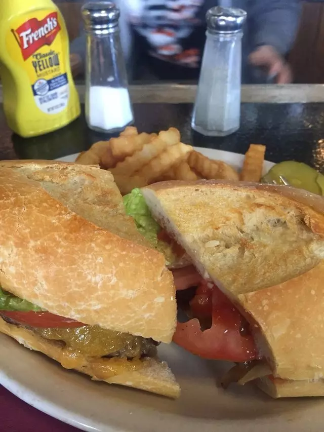 Double Play Bar & Grill