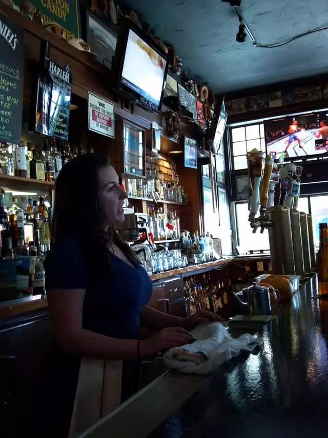 Double Play Bar & Grill
