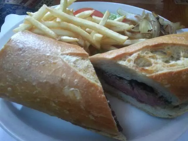 Double Play Bar & Grill