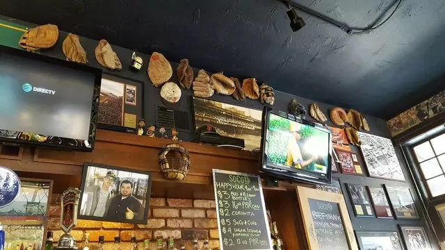 Double Play Bar & Grill