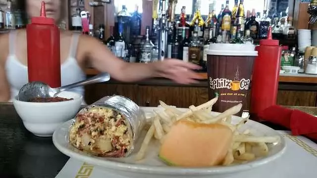 Double Play Bar & Grill