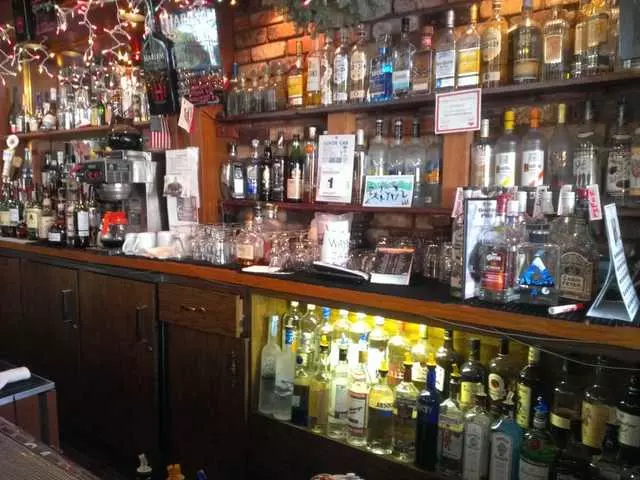 Double Play Bar & Grill