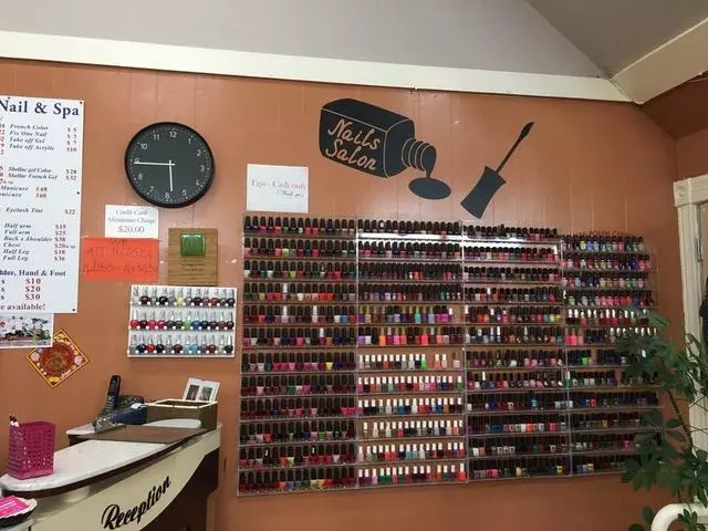 Artistic Nails & Spa