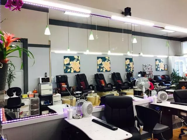 Artistic Nails & Spa