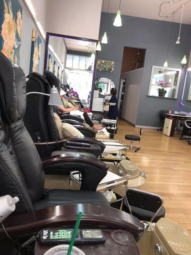 Artistic Nails & Spa