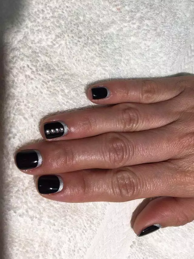 Artistic Nails & Spa