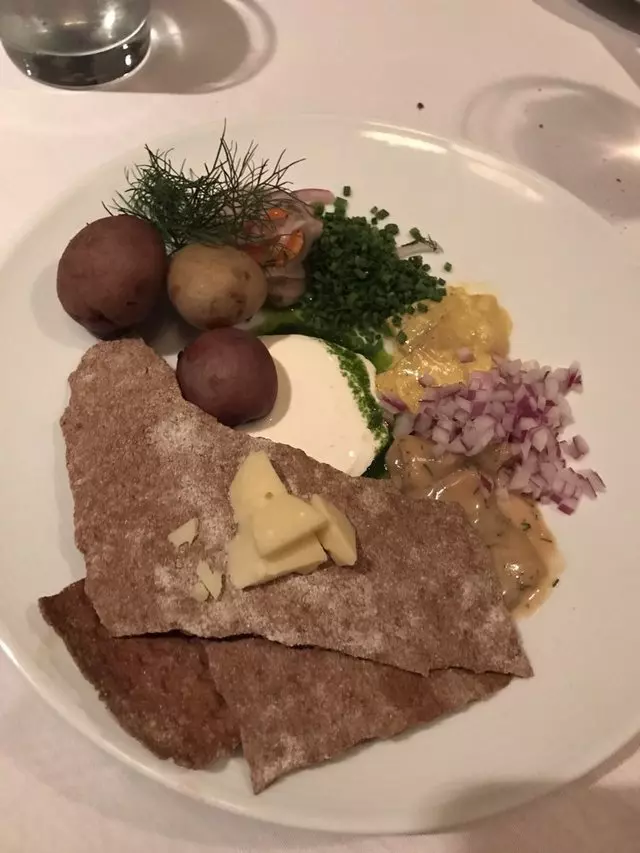 Pläj Scandinavian Restaurant & Bar