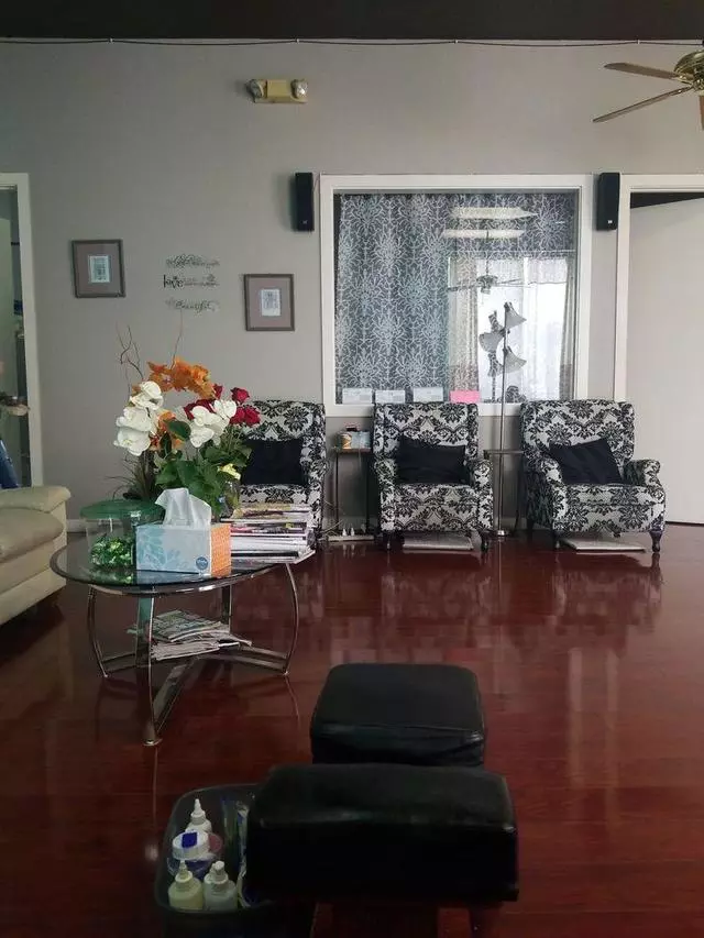Akua Nail Salon