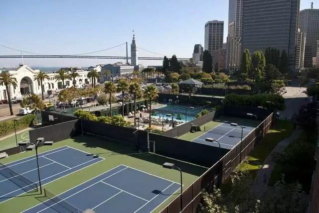 Bay Club at the Gateway